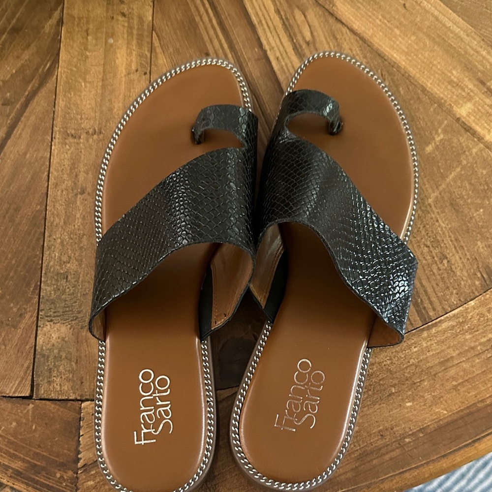 Franco Sarto Black and Brown Toe Loop Sandals